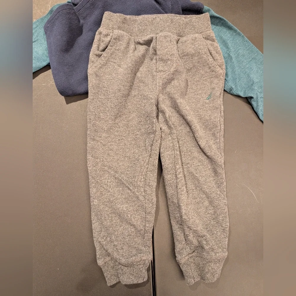 Nautica Toddler Boy Thermal Hoodie 2pc Jogger Set in Size 4T